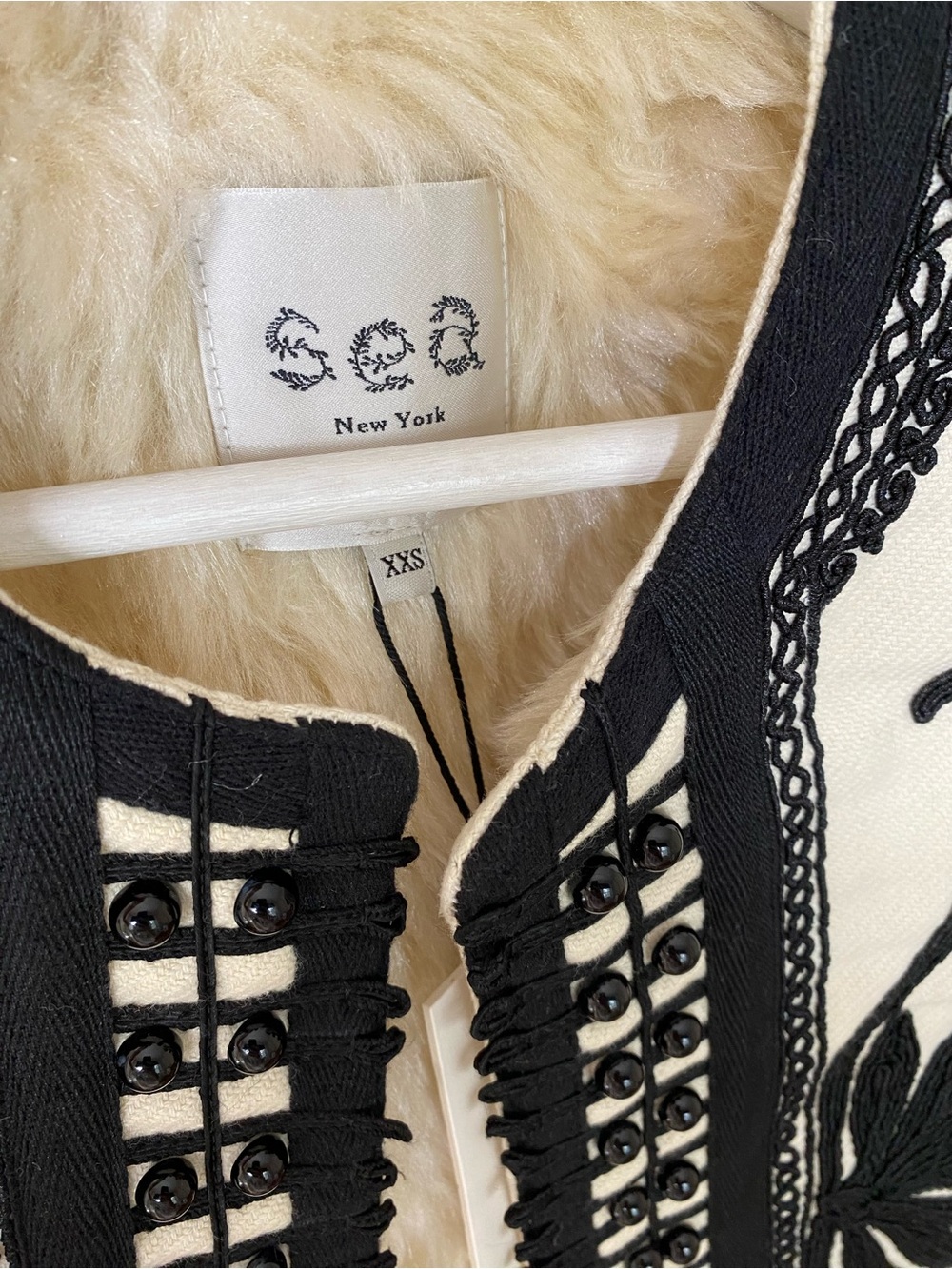 Sea NY Embroidered Cropped AMBROSE SOUTACHE VEST
Cream/Black, XXS